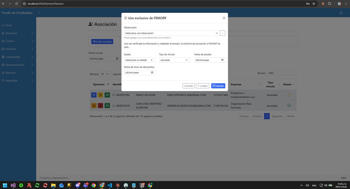 Ventana de estudio de la solicitud, donde se registra la decisión y el tipo de vínculo.